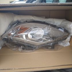 2010-12 Mazda CX 9 Halogen Headlight Assembly 