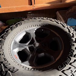 Wheels And Tires From ‘24 Jeep Gladiator 