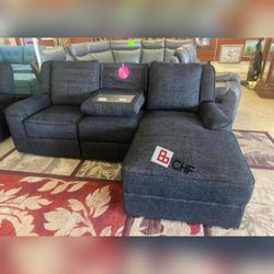 Modern sectional sofa with right chaise