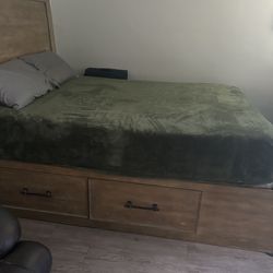 Real wood dresser, bed, drawers, mirror set