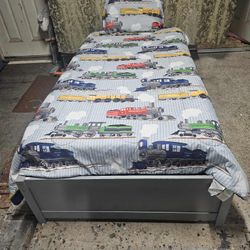 Twin Sz Captain's Bed 🛌 Frame With Mattress 