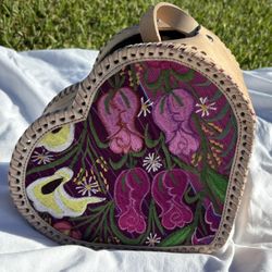 Mexican Embroidered Leather Purse / Bolso de Piel