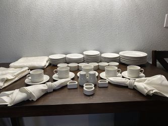 Totally Today 63pieces + Table Cloth and 9 Napkins