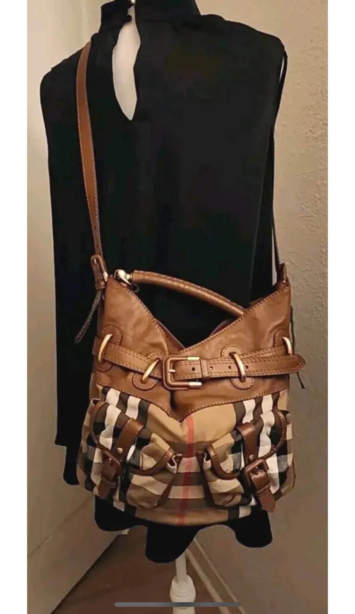 Authentic Excellent Burberry Bag With Dust bag And Box! 