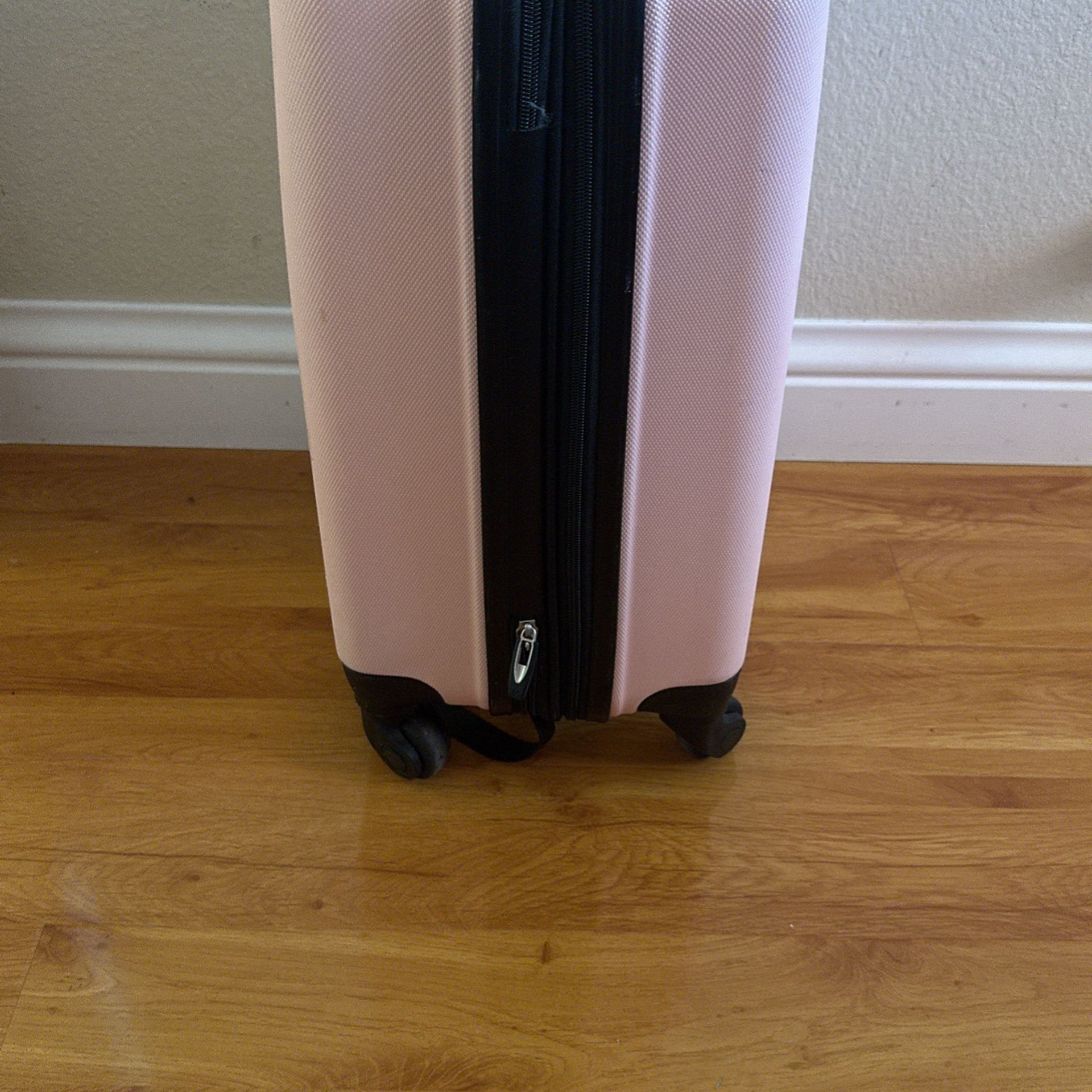 Samsonite 20” Carryon