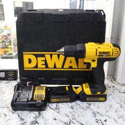 Dewalt DCD771C2 20V Cordless Drill Driver Kit