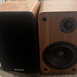 Shelf speakers