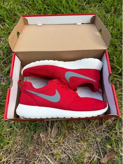 Nike Roshe Run “Sport Red Cool Grey” (2022 Version) (Size 11 M / 12.5 W)