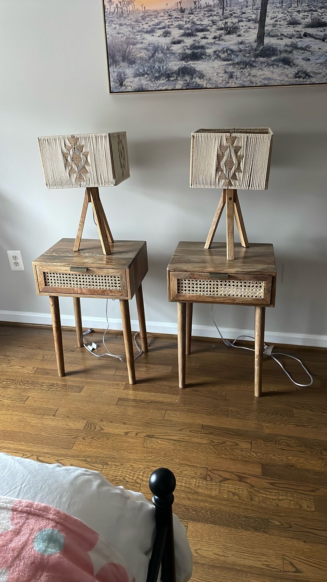 2 End Tables W/Lamps