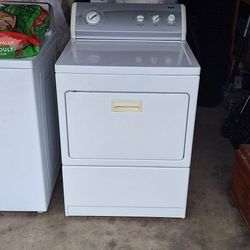 Kenmore Electric 220v Dryer In Very Good Working Condition Delivery Is Available, 30 Day Warranty, Ablo Español. 