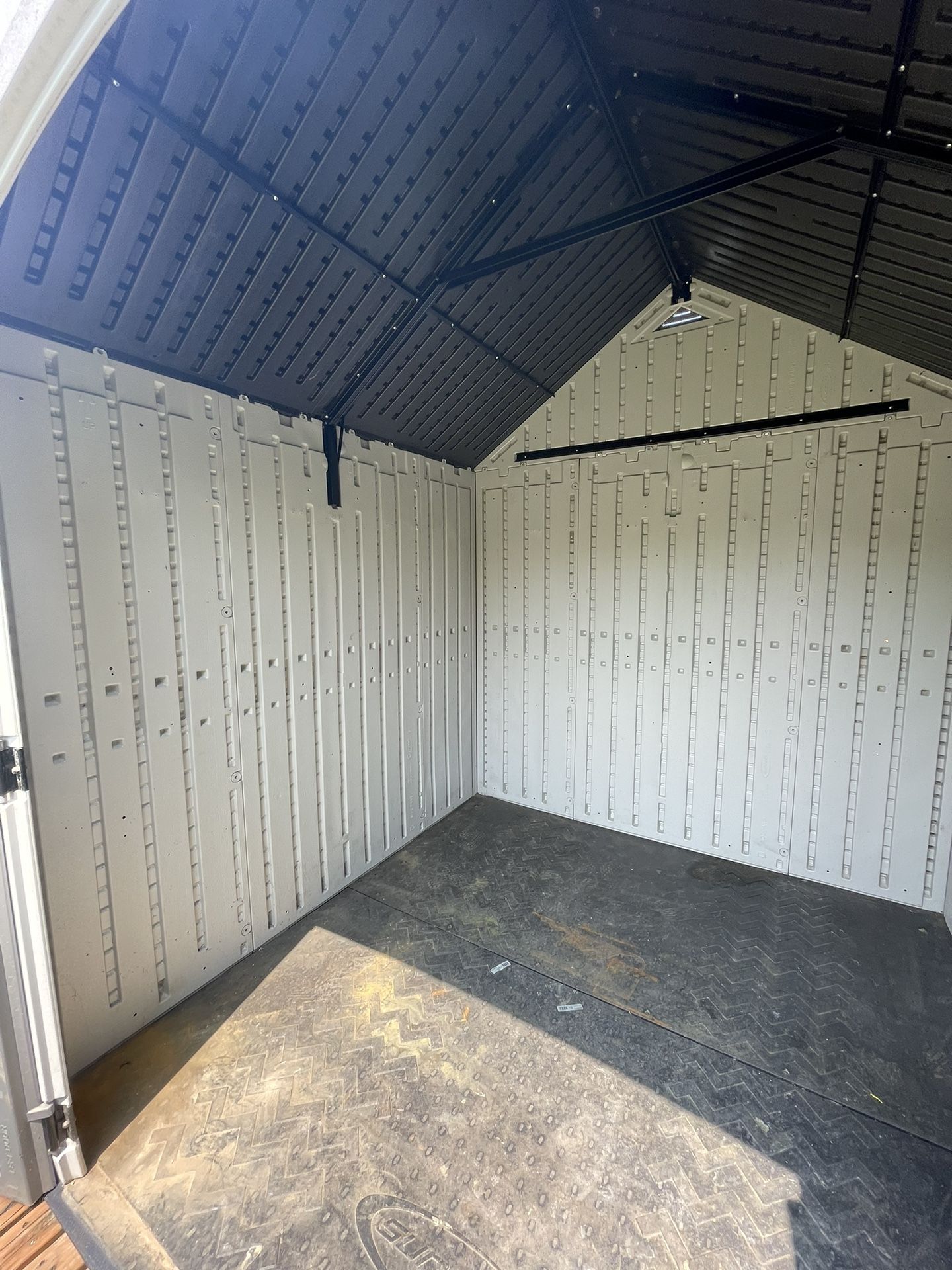 Suncast 7x7 ft. Resin Storage Shed with Floor for Sale in Lake Stevens