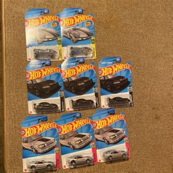 8 Hot Wheels Cars