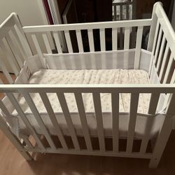 White Baby Crib‼️
