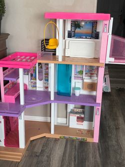 Barbie dreamhouse
