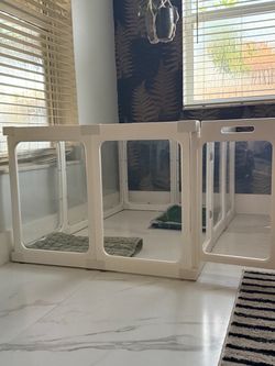 Clear pet playpen