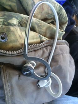 Bluetooth plan tronics earphone