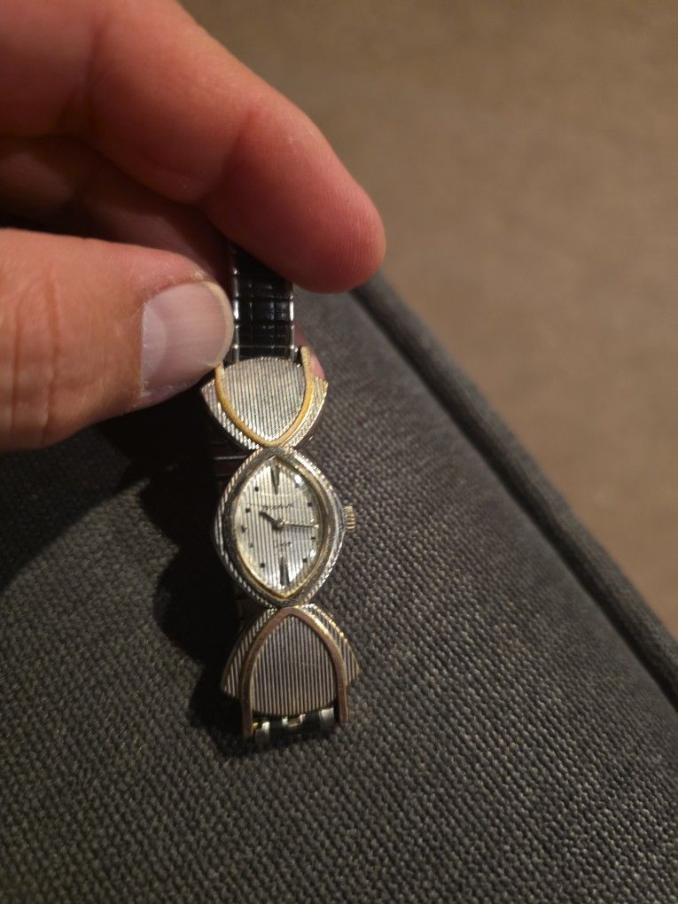 Rare Bulova Dior 10K Gold Filled Watch – Vintage Collectible
