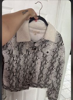 Jacket Size Médium $15