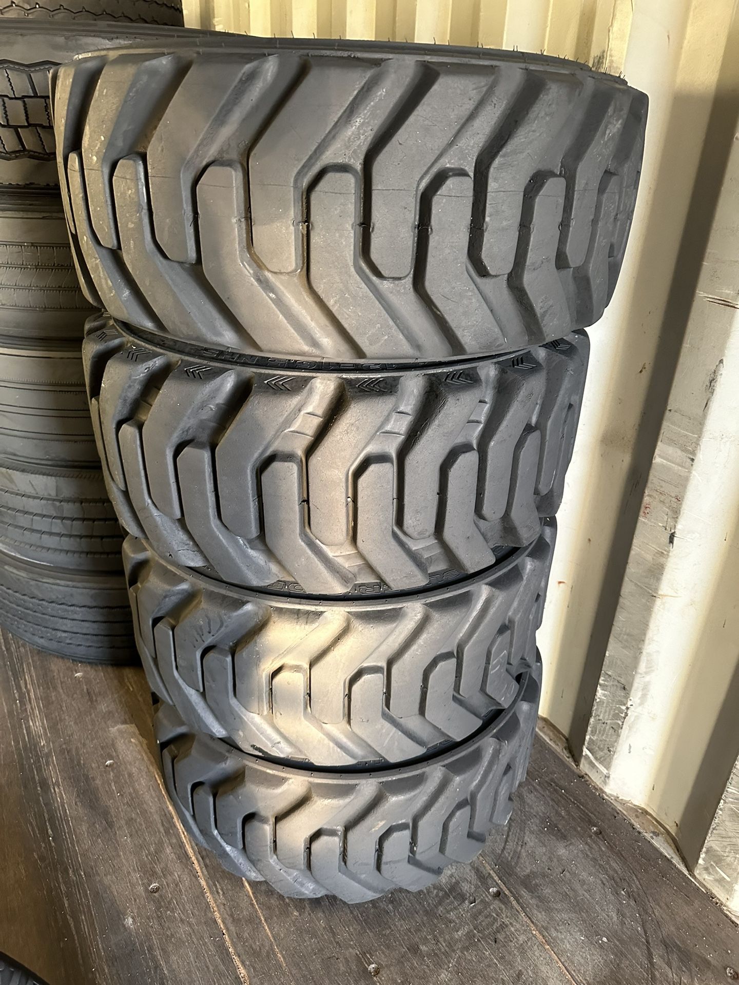 12-16.5 Galaxy Bobcat Tires , Skip Loader , Skid Steer Tires 