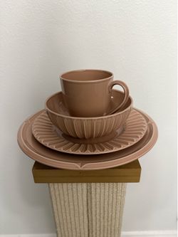 Kate Spade Dinnerware Set