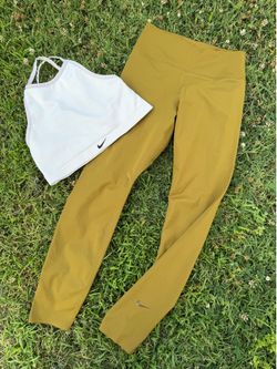 Women’s small Nike set
