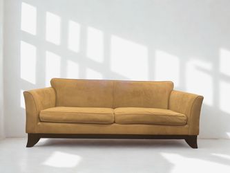 *Free Delivery!* Pottery Barn Beautiful Sofa