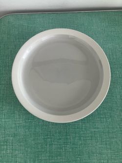 Crate & Barrel Graeden 10 inch dinner plates