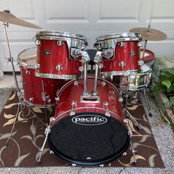 DW Pacific Drum Set. Really nice sounding and looking mid/upper level quality 5 piece drum set. The wood shells on these older Pacific drums  by DW
