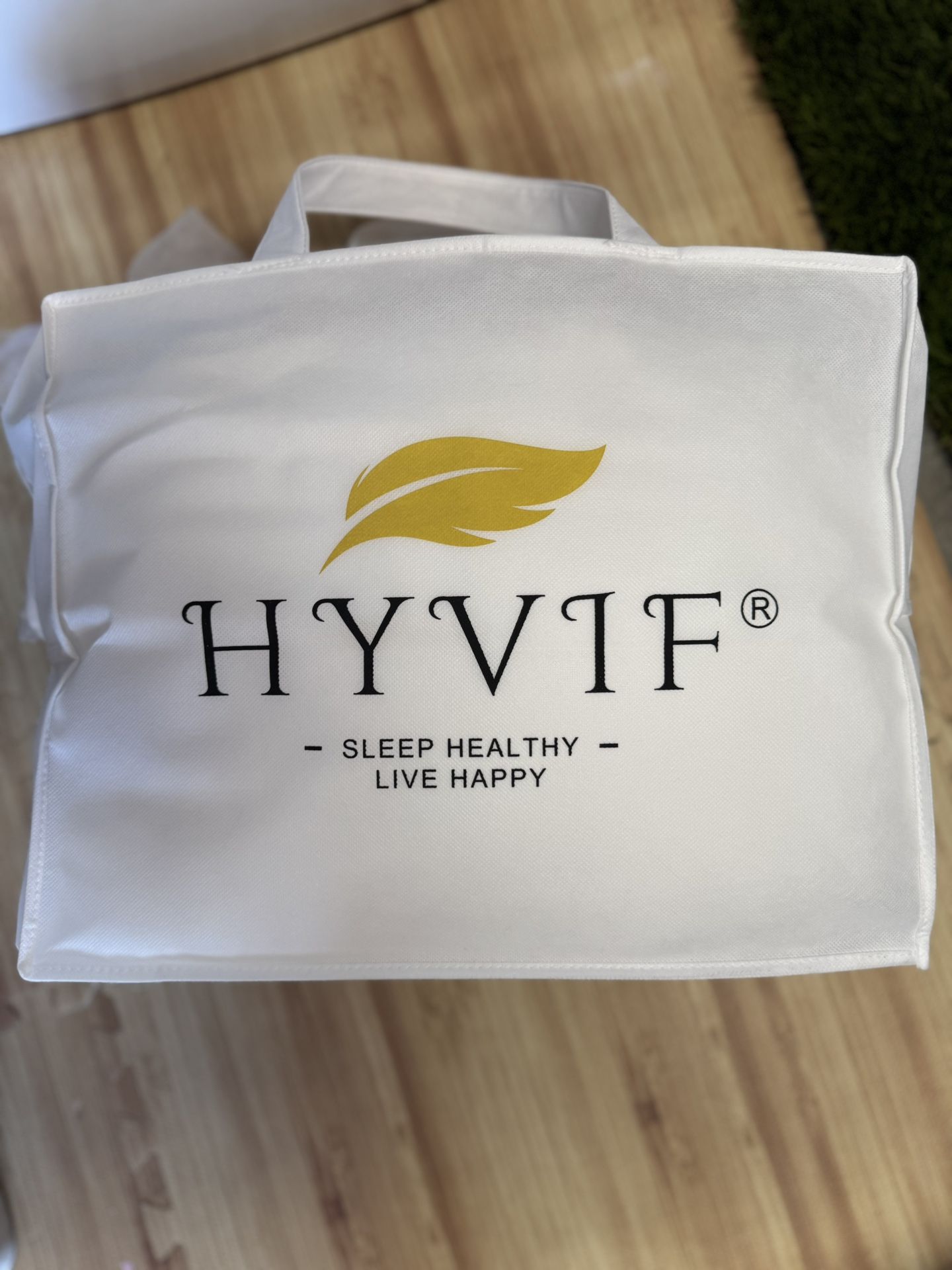 Comforter Twin Size (BRAND NEW) (68x90)