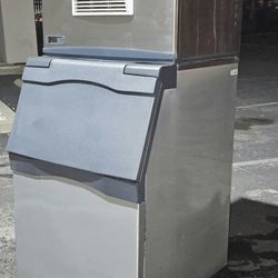 Scotsman 500 Pounds 🧊 Ice Machine Top Condition 👌 Get Free Delivery 