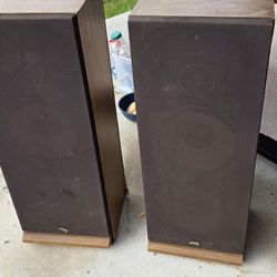 2 JVC Speakers 