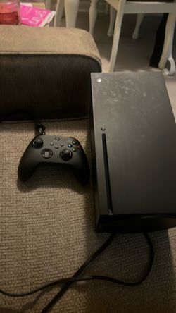 Xbox series x  black with controller