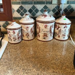 Ceramic And Clay Containers