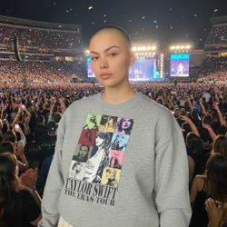 Taylor Swift “The Eras Tour” Graphic Crewneck Sweatshirt – Size Large – Gray 