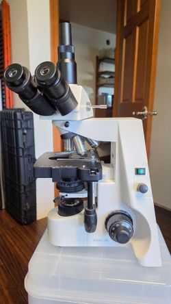 AmScope T690-PL Microscope W/cover