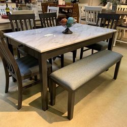 Luvoni White/Charcoal Dining Set Ashley /Dining table and Chairs 