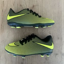 Nike Soccer Futbol Shoes Kids 12C Excellent Condition!