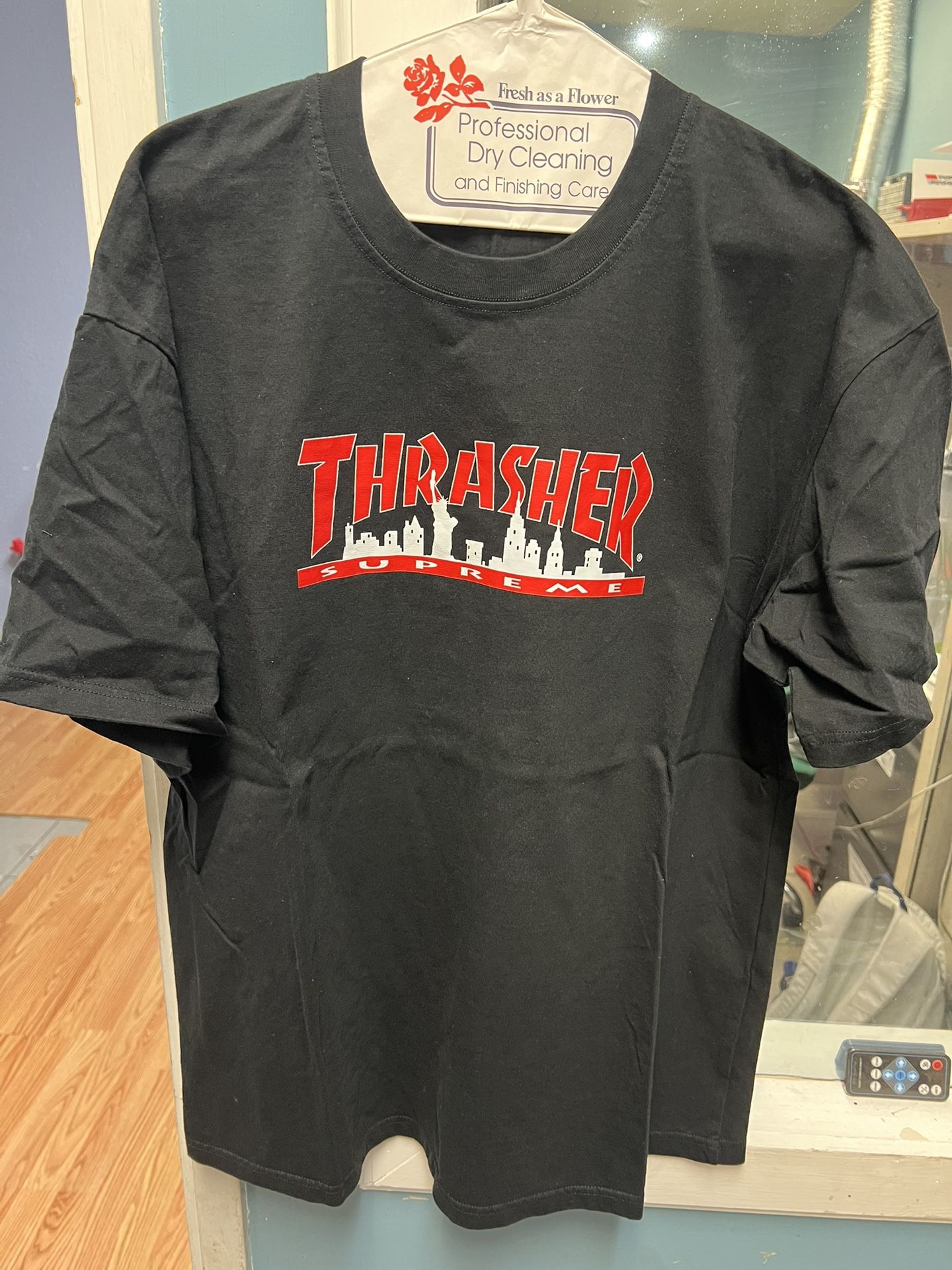 Supreme x Thrasher Skyline Tee Size Large