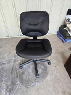Black Mesh Office Task Chair