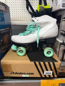Roller skating shoes size 8 women