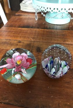 Set of 2 beautiful glass paper weights