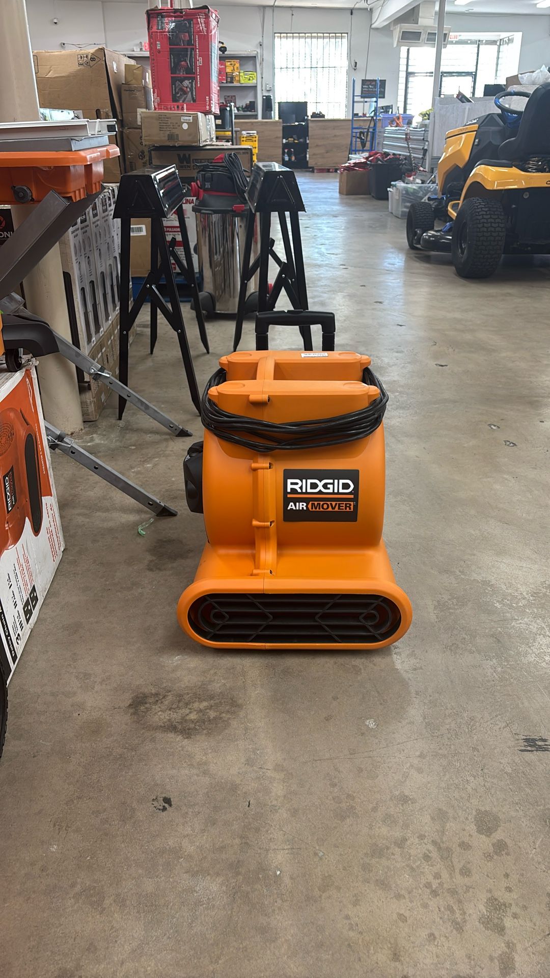 Ridgid 1625 CFM 3-Speed Portable Blower Fan Air Mover with Collapsible Handle and Rear Wheels for Water Damage Restoration