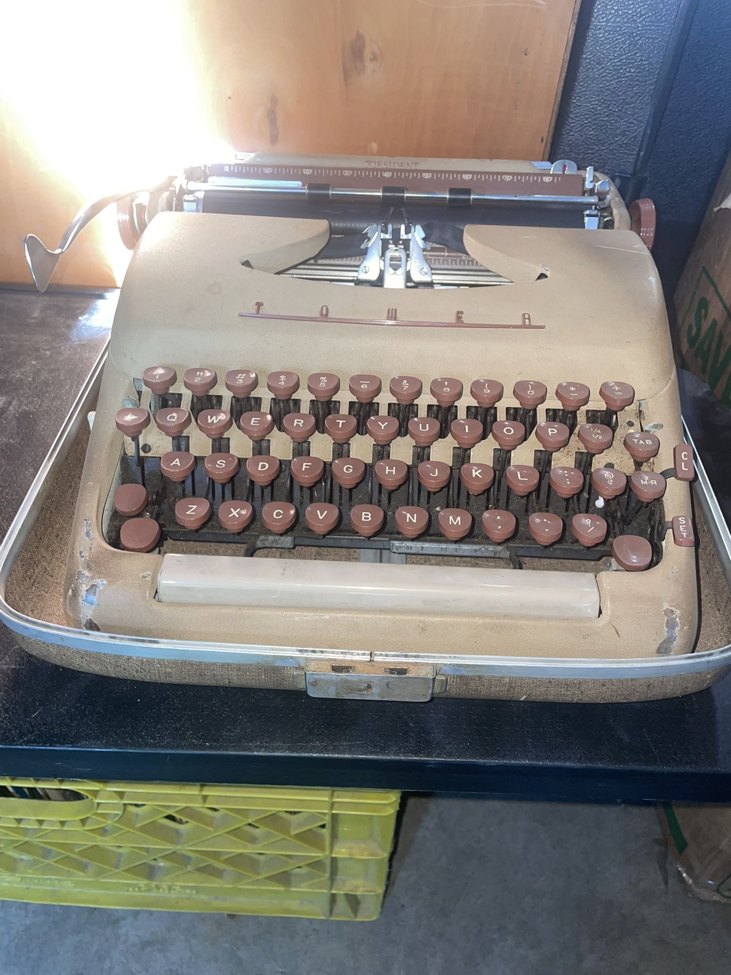 Vintage Tower President Portable Typewriter W/case 1950’s