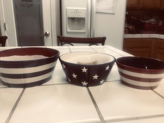 Set of 3 patriotic bowls (New)