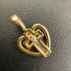 14k solid yellow gold 1 stone 0.15 CT Diamond round cut Heart Pendant charm