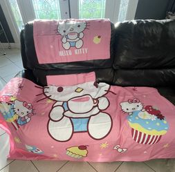 Hello Kitty Duvet With Flat Sheet  And Two Pillows  For A Full Or Twin Bed