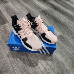Woman's Shoes