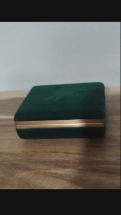 VINTAGE GREEN VELVET JEWELRY BOX 4"×3" ×1.5" - M98