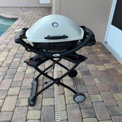 Weber Gas Grill - Q1200 & Portable Cart