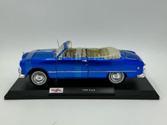 New Maisto 1:18 Scale Diecast Model Car - 1949 Ford Convertible
